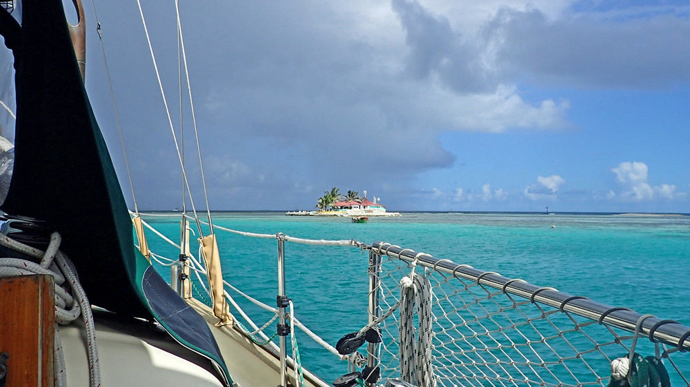 Approaching Happy Island in Clifton Harbour