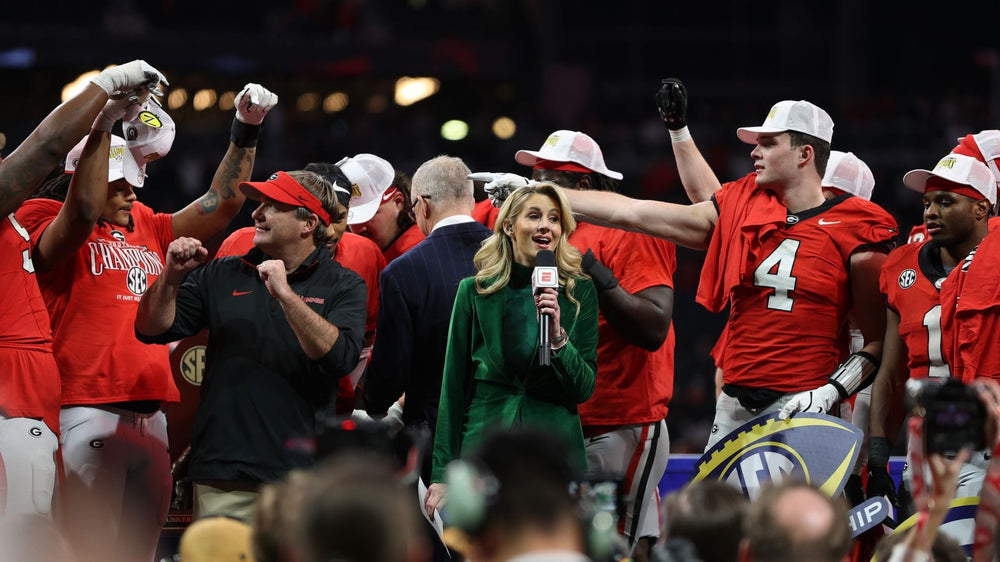 Laura Rutledge reporting from the sideline